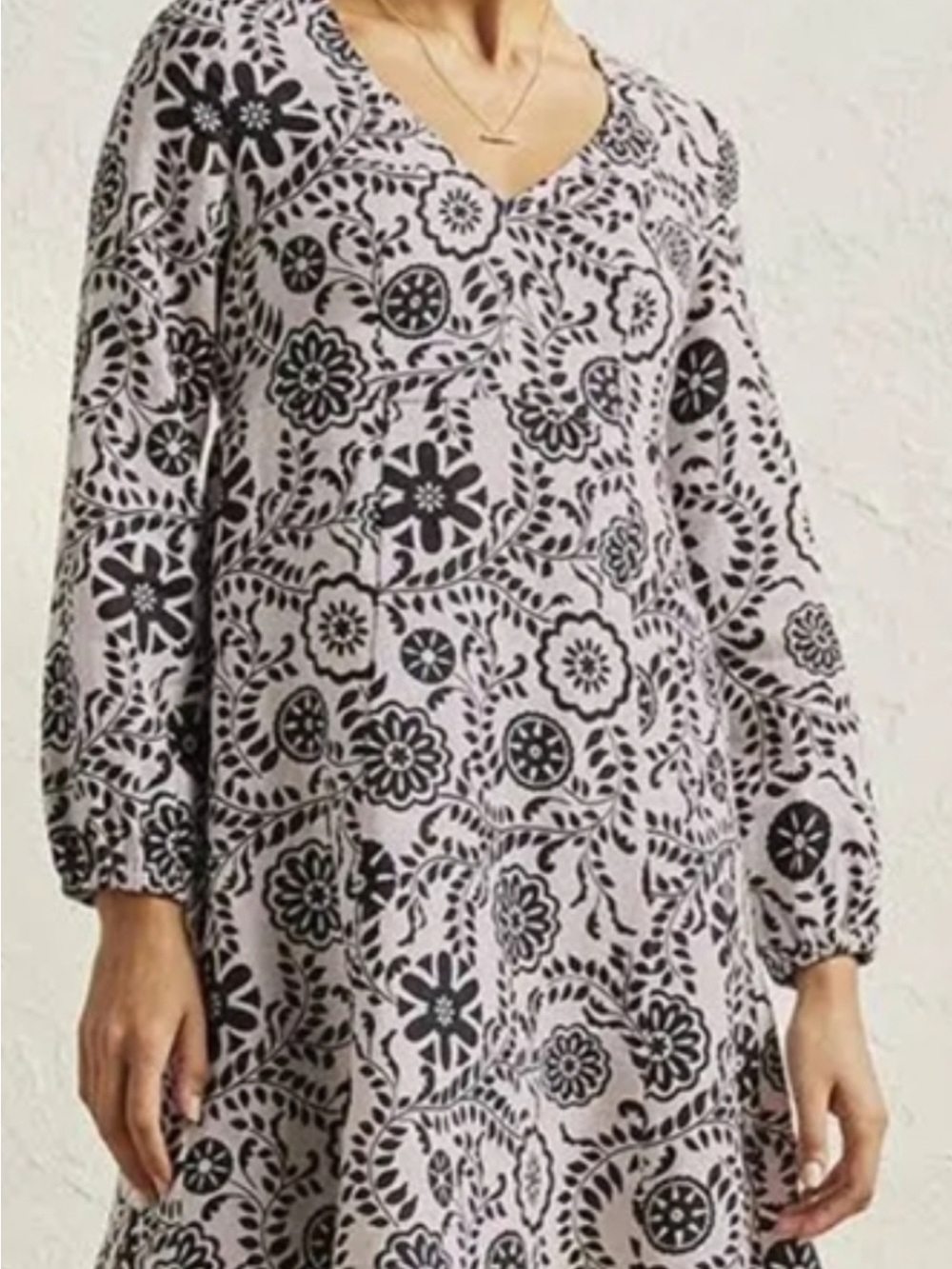 Boden Black Floral V-Neck Long Sleeve Tunic
